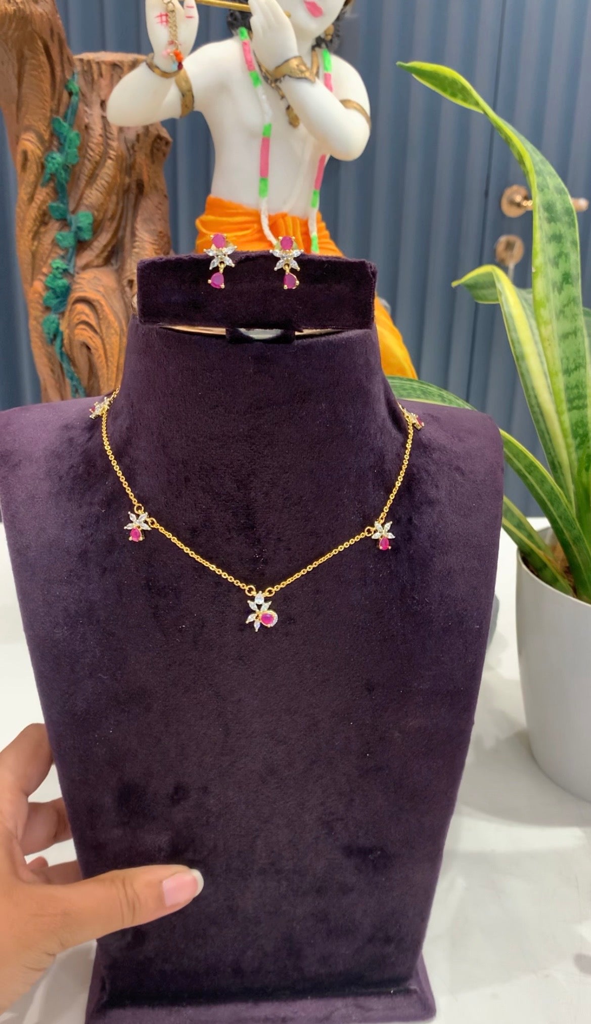 Beautiful Diamond Replica Simple chain set with pushback earrings