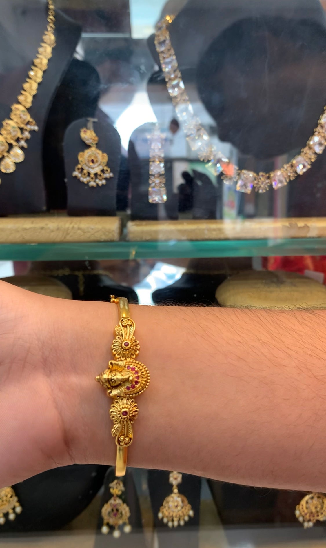 Beautiful ganesh idol openable bracelet