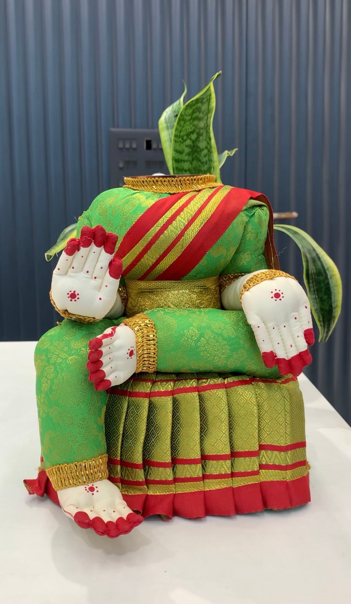 Beautiful Ammavari idol (without face ) 10 to 11 inchs