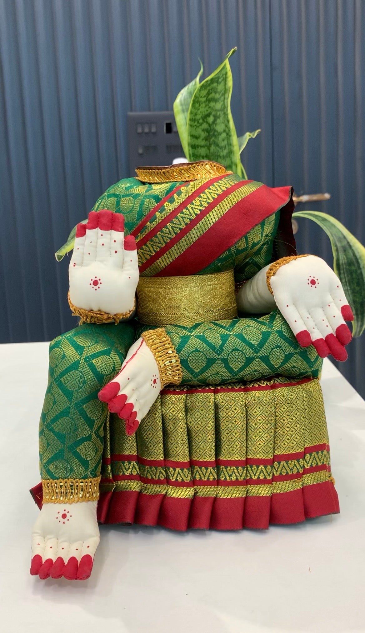 Beautiful Ammavari idol (without face ) 10 to 11 inchs