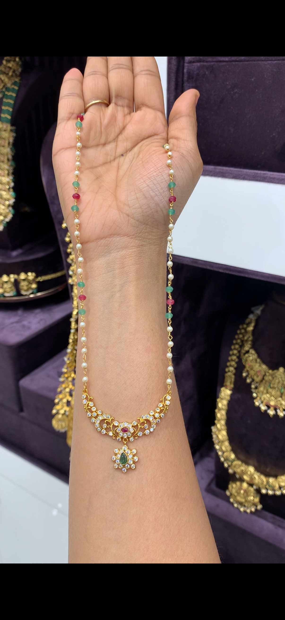 18inch pearl chain with Locket