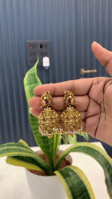 Beautiful nakshi model pushback jumkis with gold balls finishing