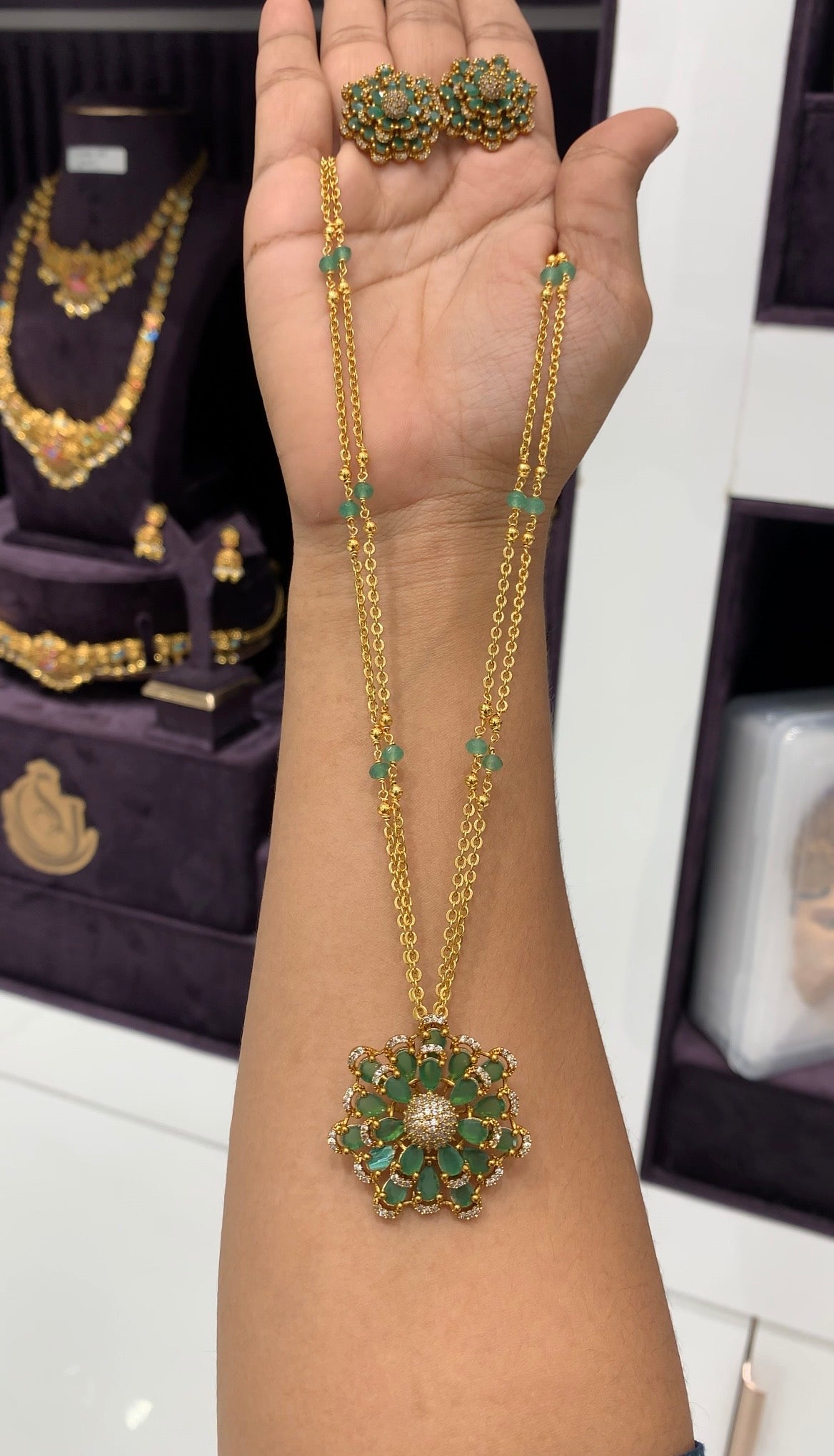 Beautiful green stone pendant set handmaking Chandraharam chain 18 inchs long