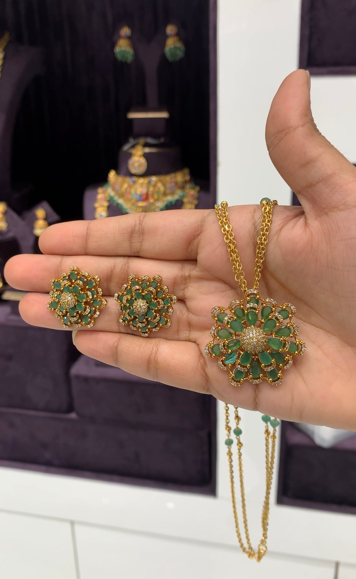 Beautiful green stone pendant set handmaking Chandraharam chain 18 inchs long