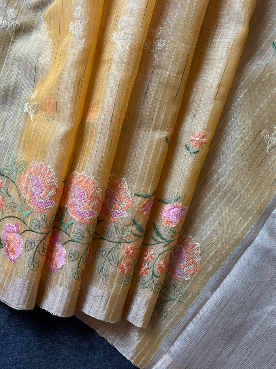 Soft tissue saree