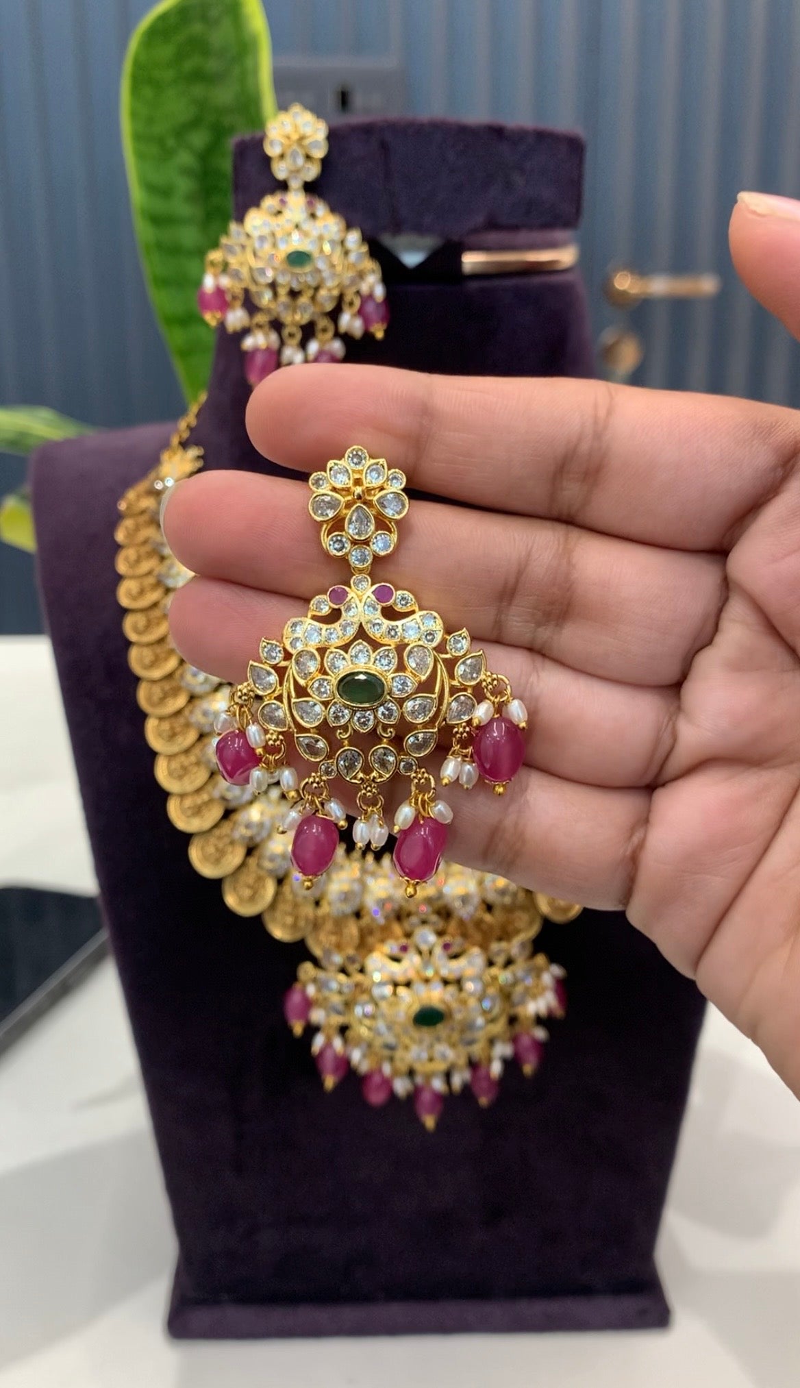 Beautiful pink beads kasula necklace with screwback earrings
