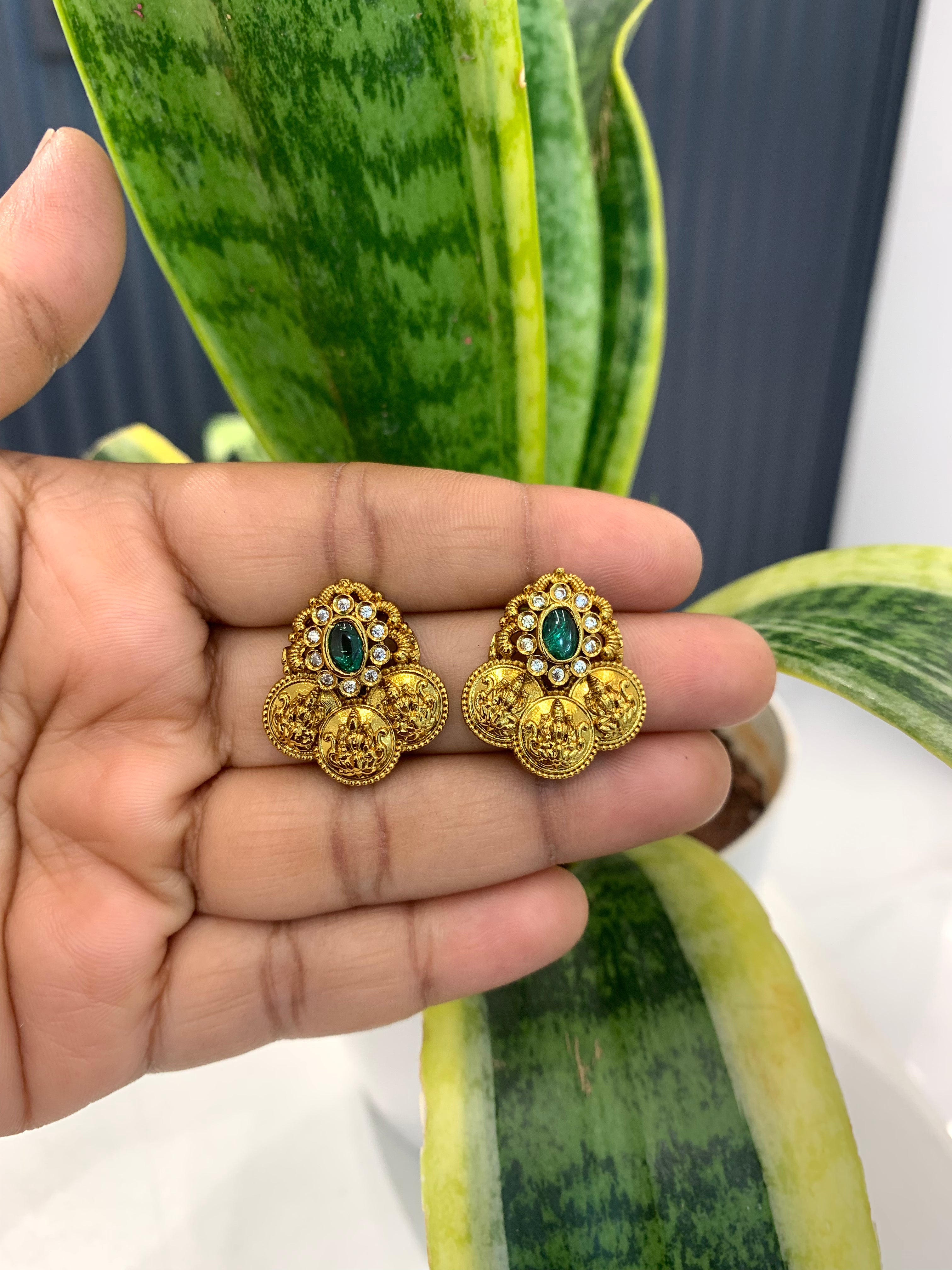 Beautiful green stone Kasula studs with pushback
