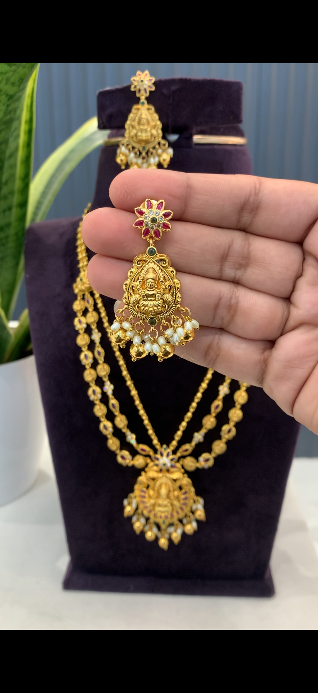 Simple Necklace with earrings