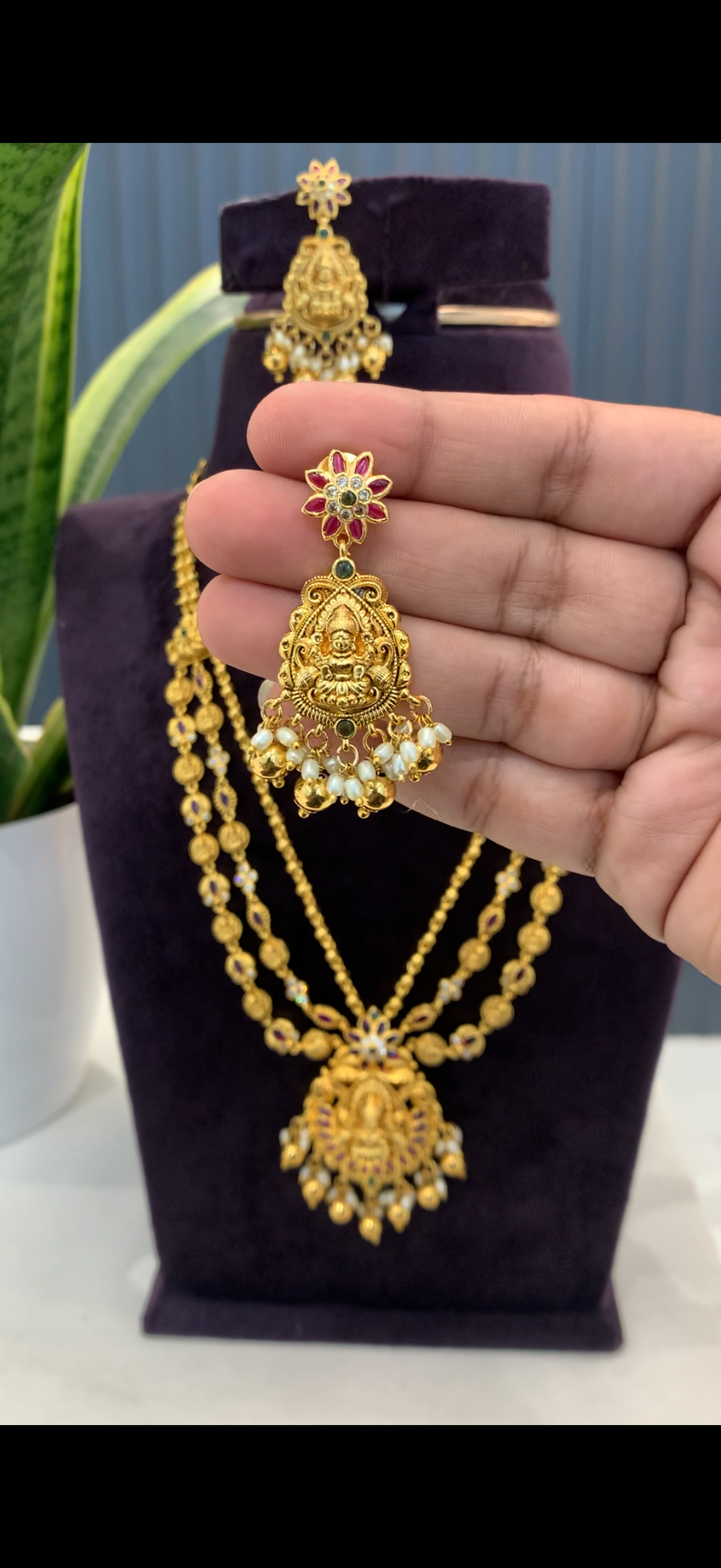 Simple Necklace with earrings