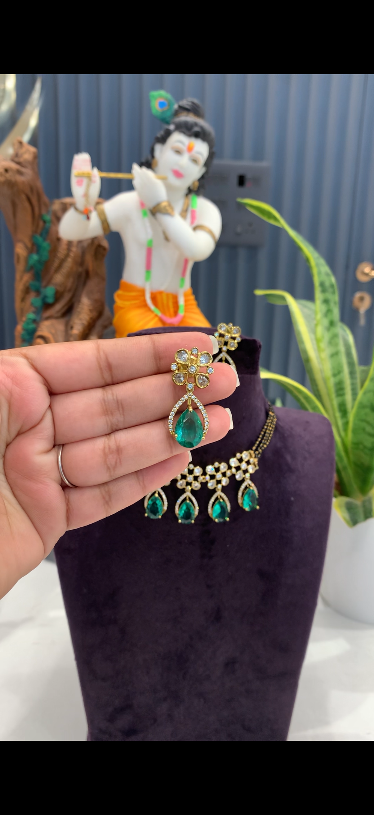 Blackbeads chocker model with locket and earrings