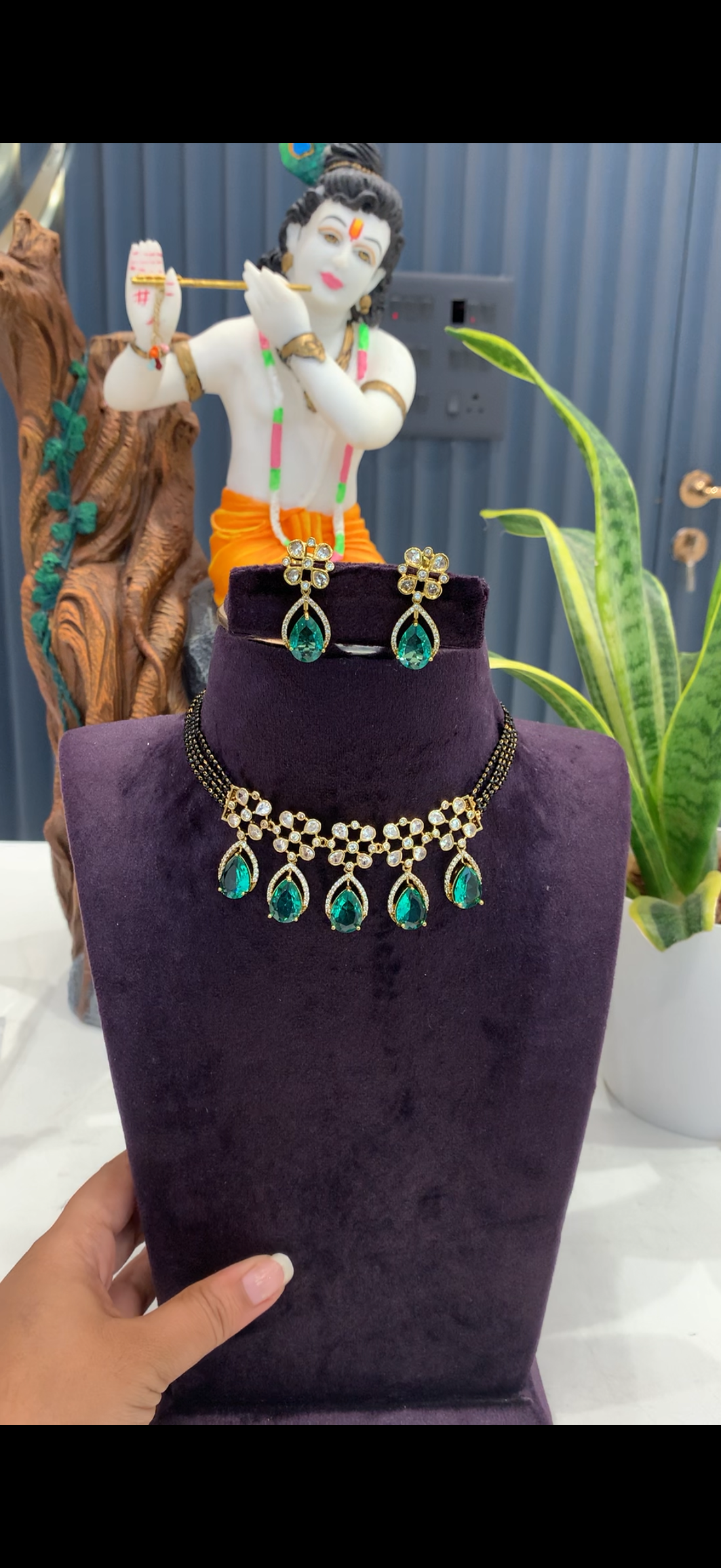 Blackbeads chocker model with locket and earrings