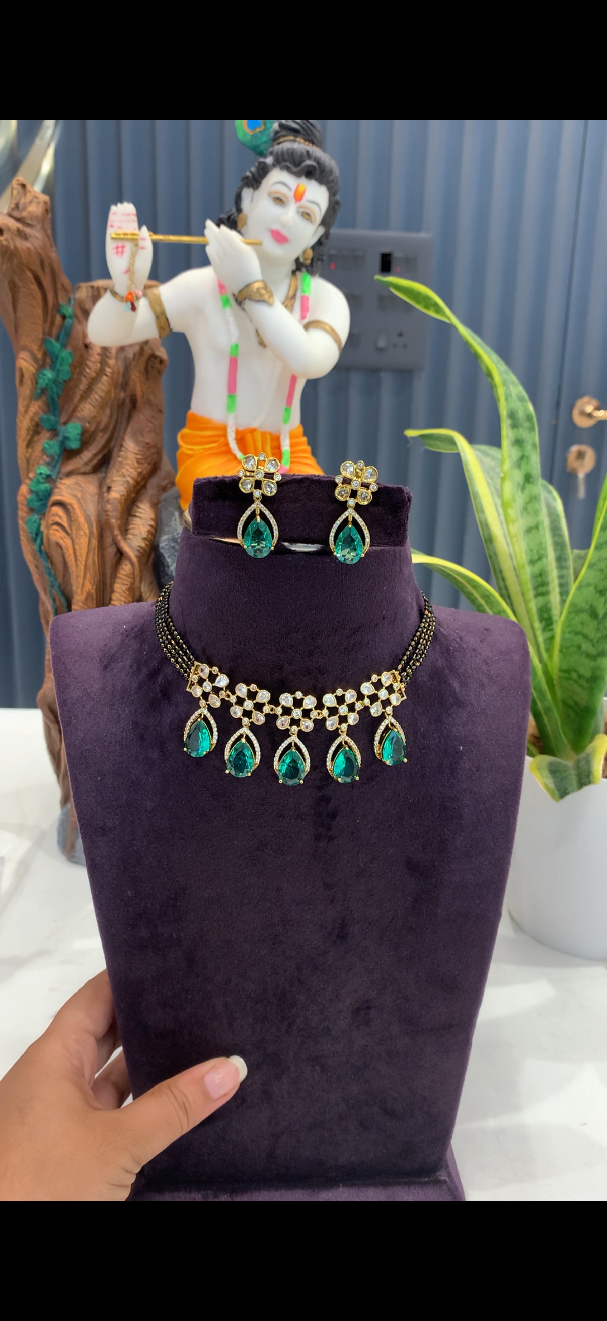 Blackbeads chocker model with locket and earrings