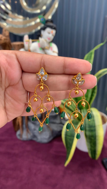 Beautiful uncut stone ear hangings with pushback