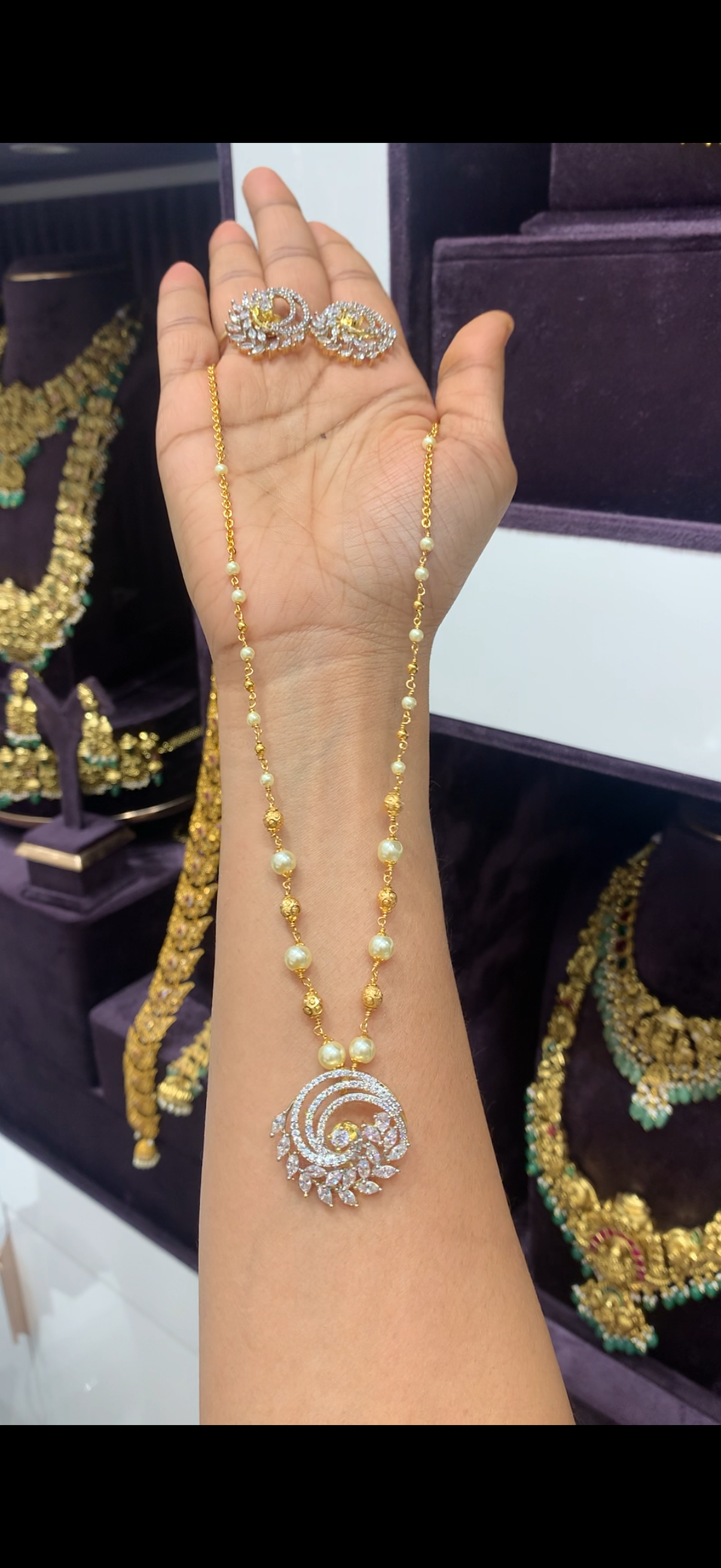 Simple 18inch beads chain with diamond replica locket with earrings