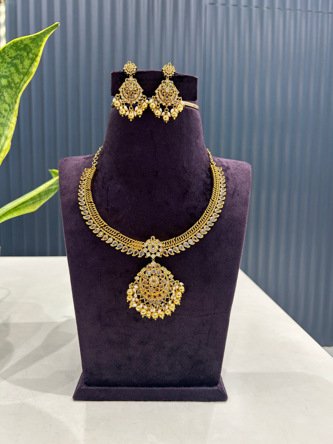 Beautiful mango design necklace with pushback earrings