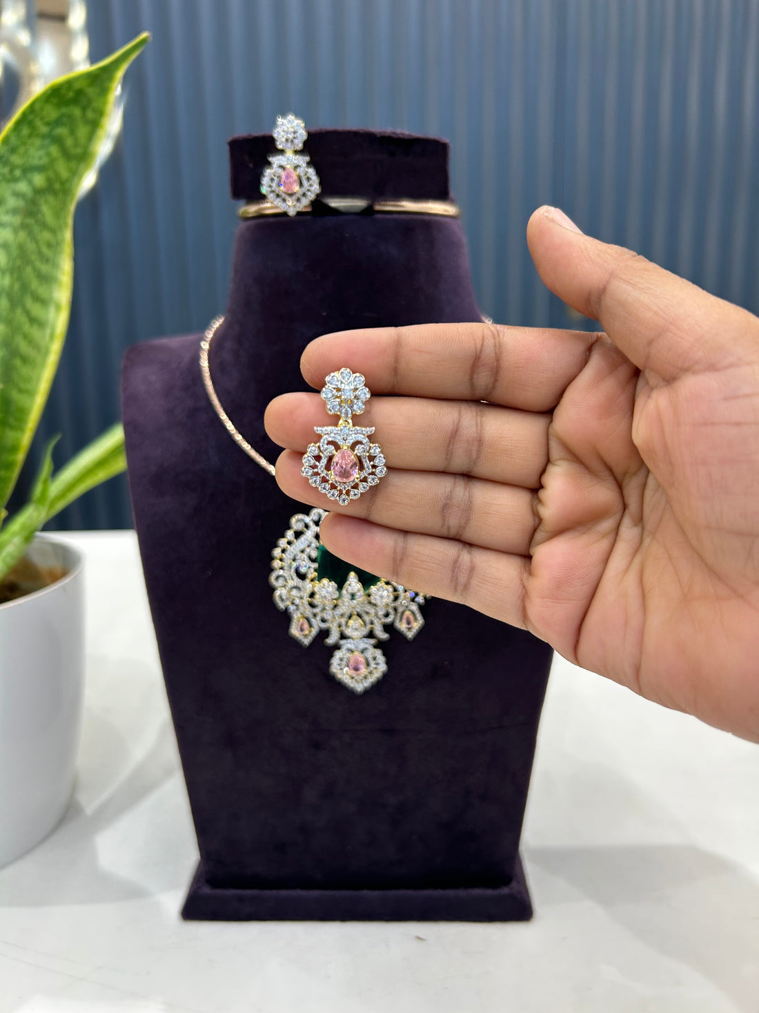 Beautiful hasli with GJ model pendant with pushback earrings