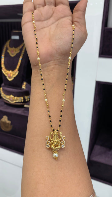 Beautiful Ganesh pendant with handmaking black beads chain 18 inchs long