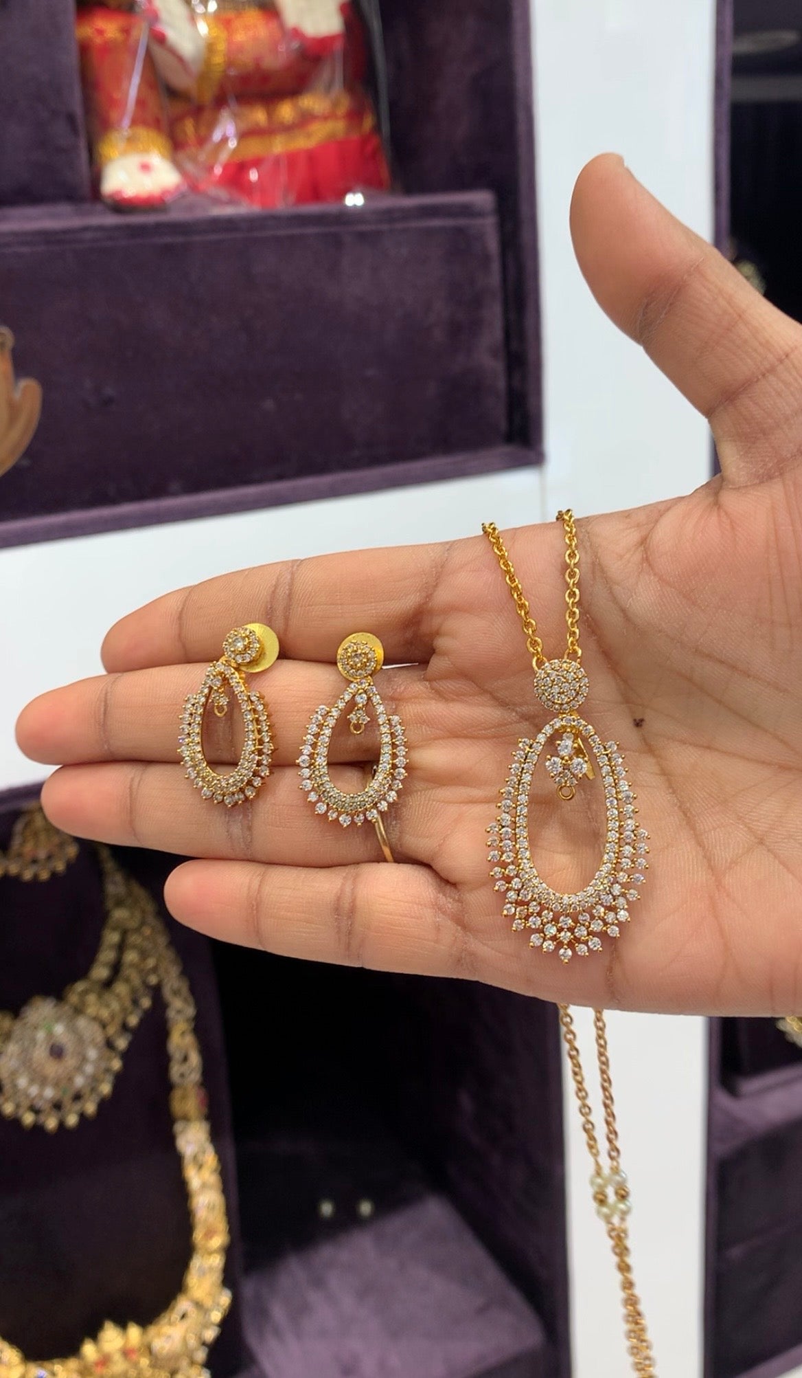Beautiful white stone pendant set with handmaking pearls ,Chandraharam chain 18 inchs long