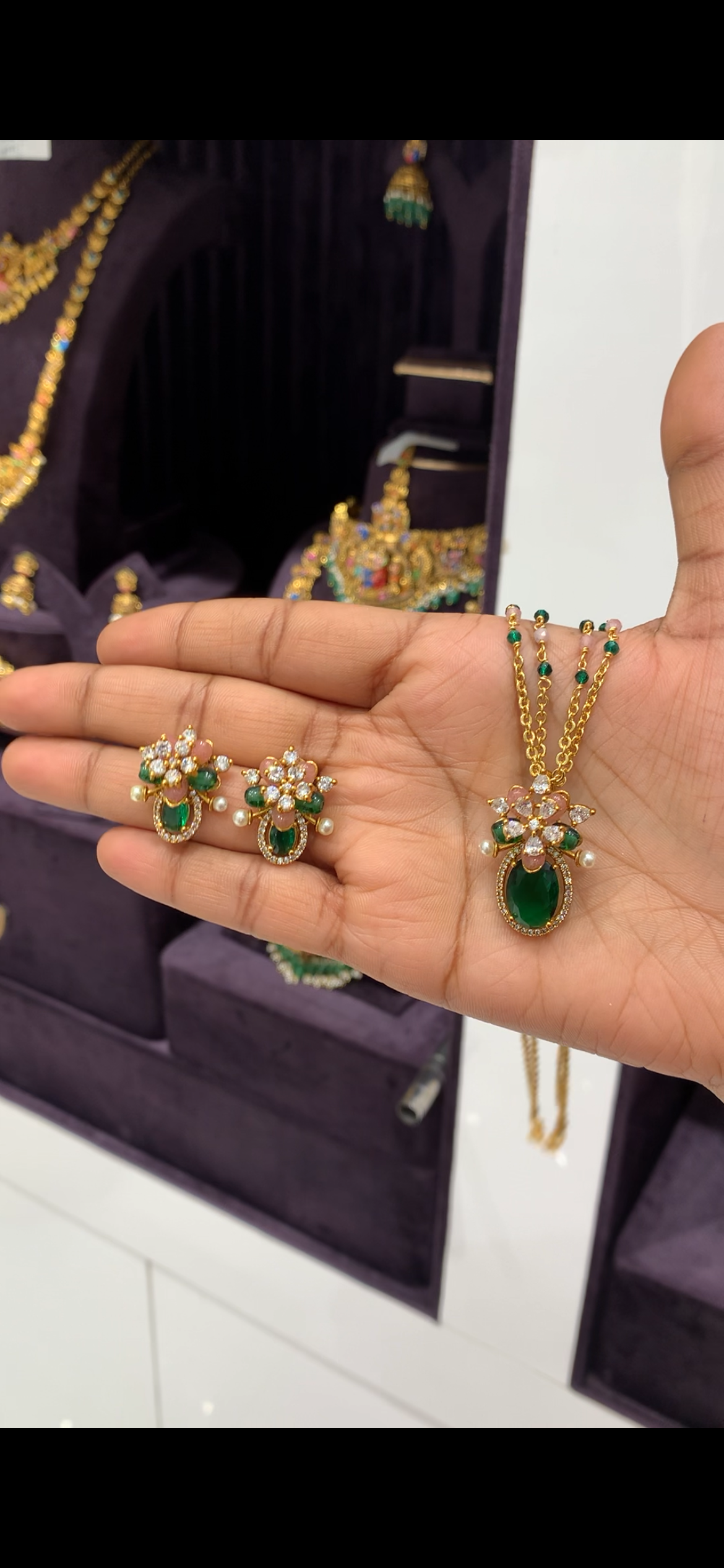 Beautiful green pendant set with handmaking Chandraharam & beads chain 18 inchs long