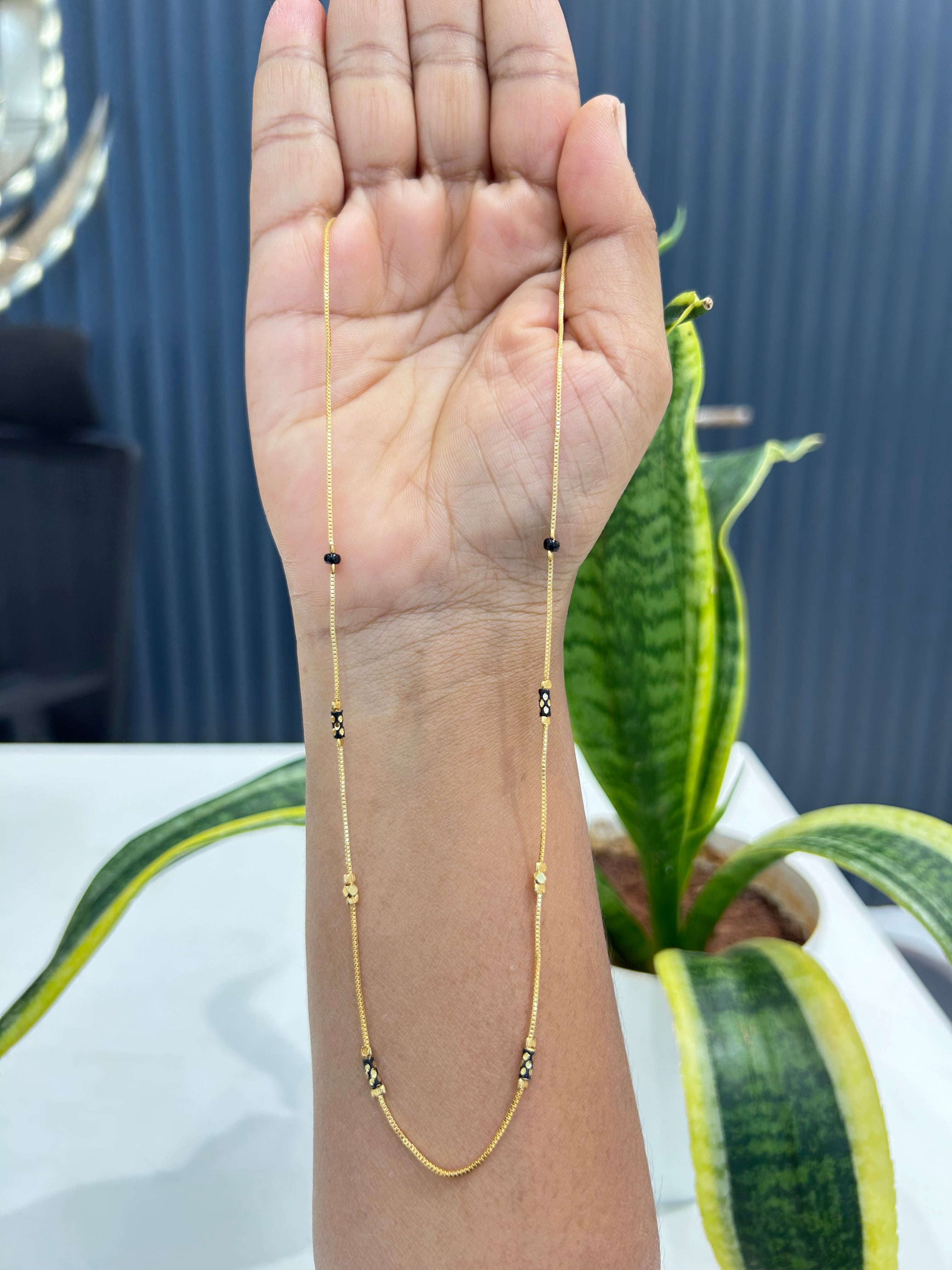 Beautiful simple blackbeads chain 18 inchs long