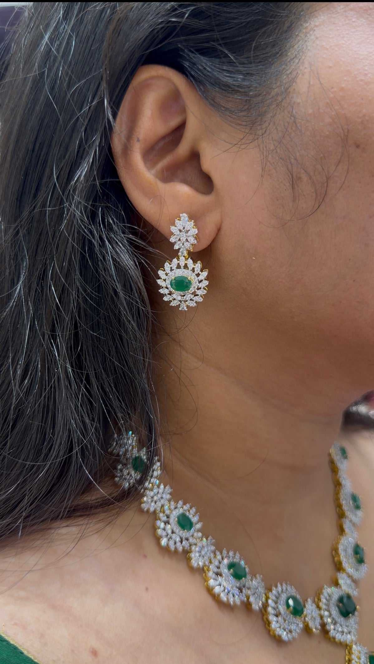 Beautiful GJ polish green stone necklace set with screwback earrings