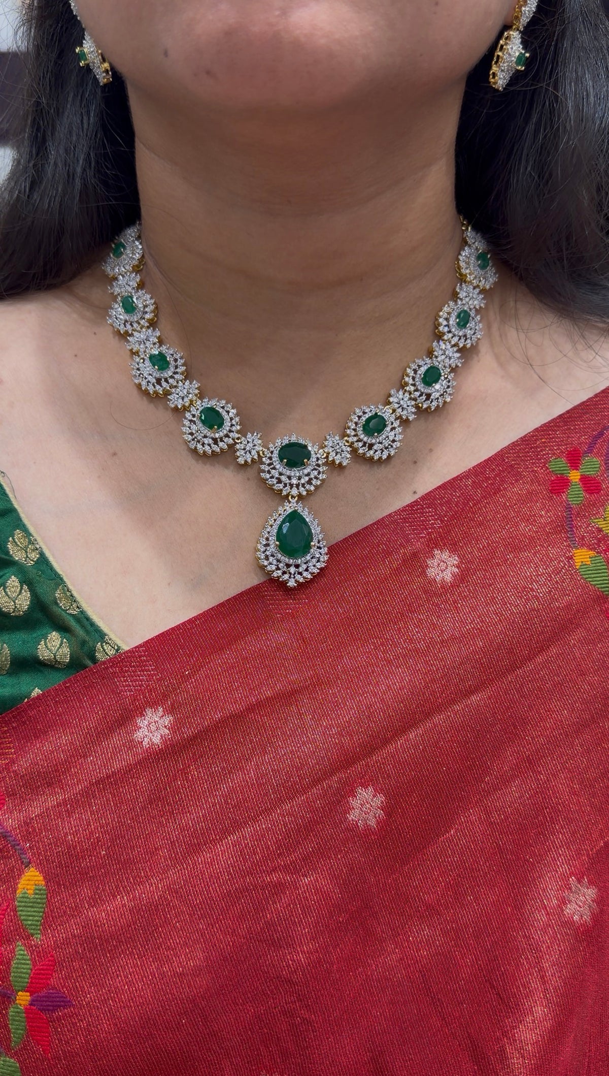 Beautiful GJ polish green stone necklace set with screwback earrings