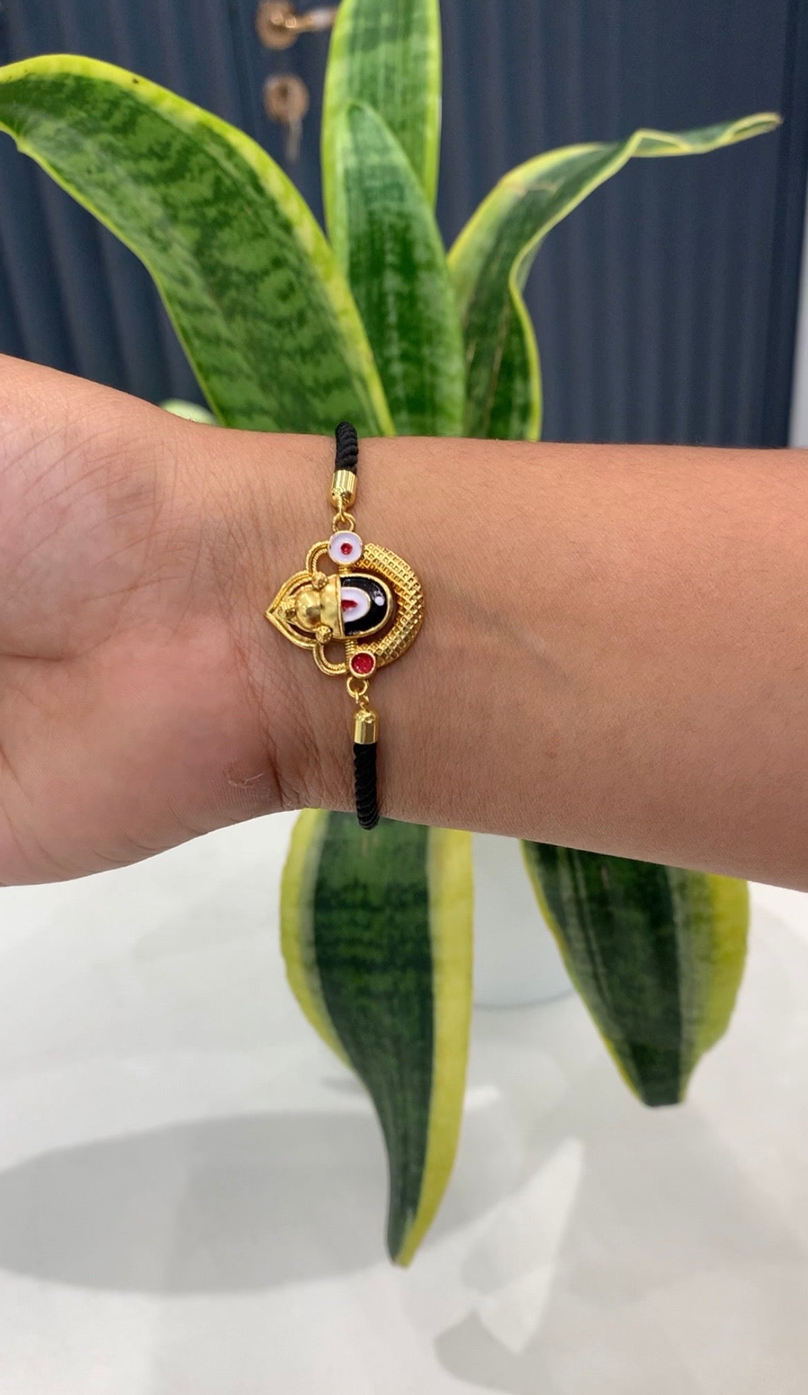Beautiful Balaji swami pendant  with adjustable thread