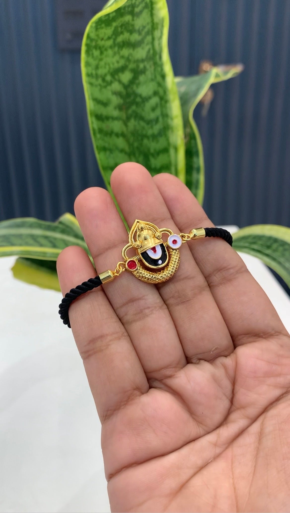 Beautiful Balaji swami pendant  with adjustable thread