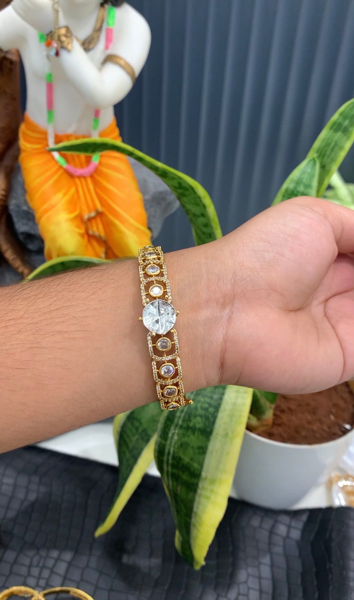 Beautiful diamond replica white stones openble bracelet