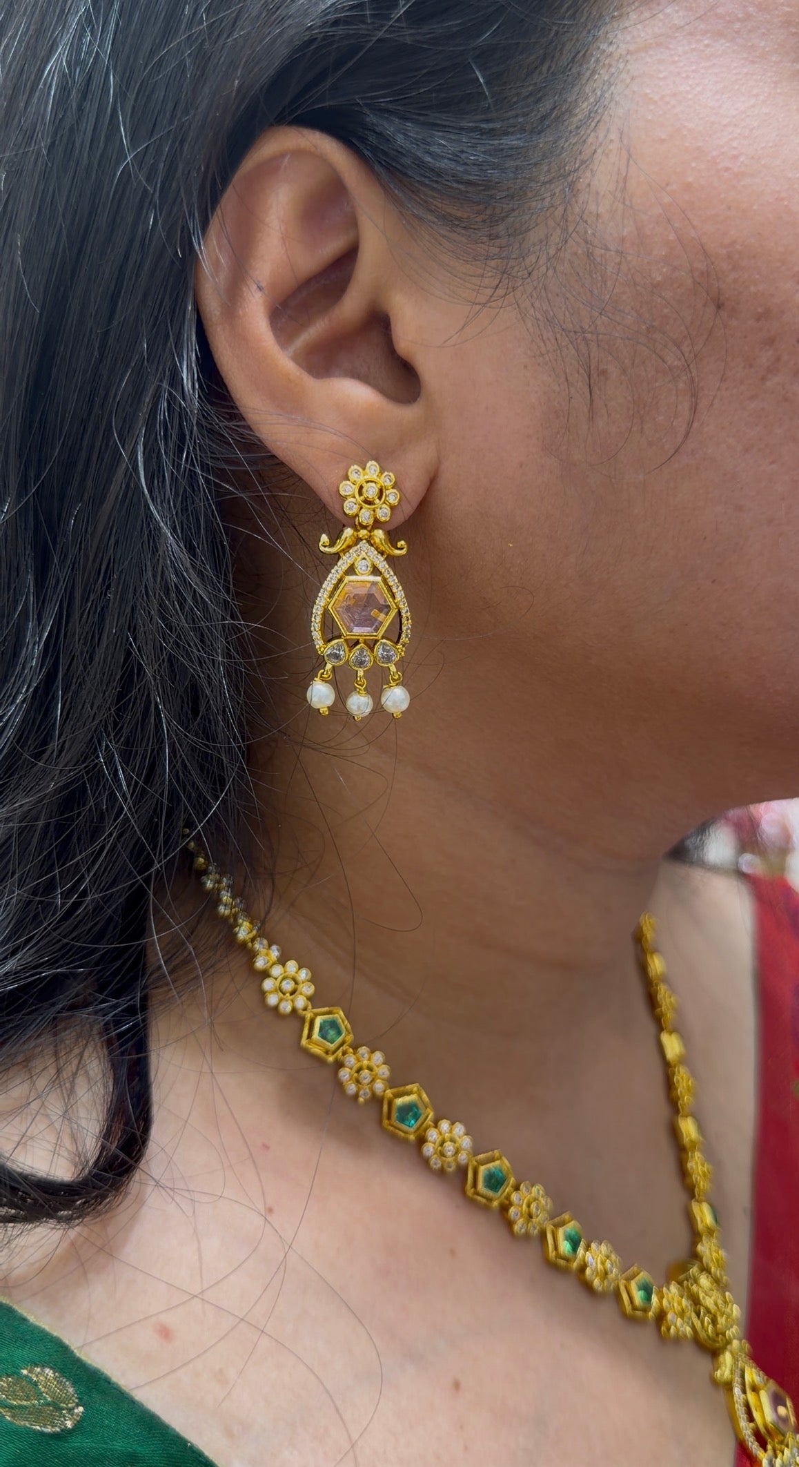 Beautiful green stone,Lakshmi devi necklace with pushback earrings