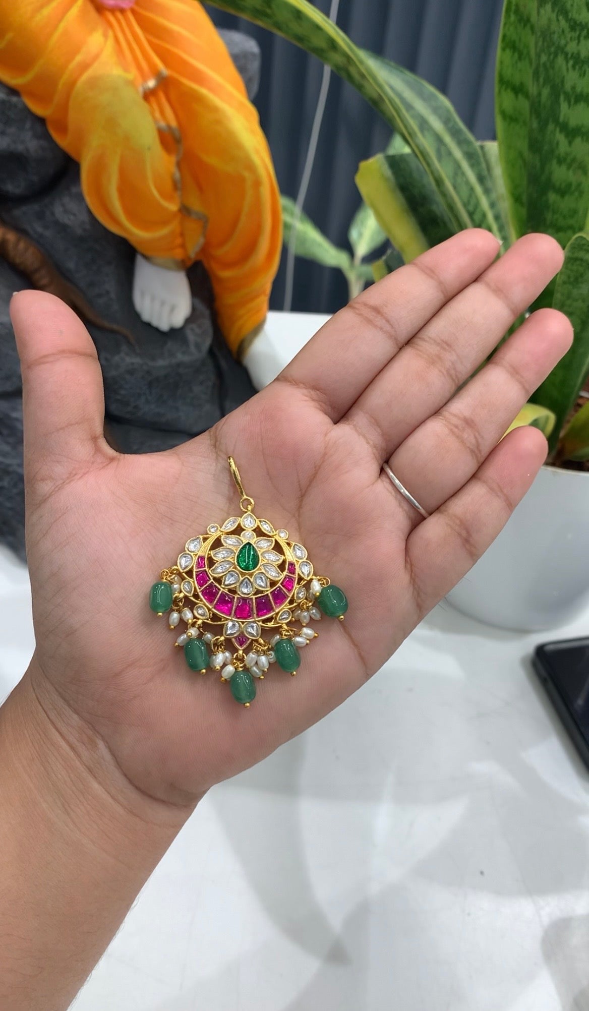 Beautiful Jadav stone tikka with green beads