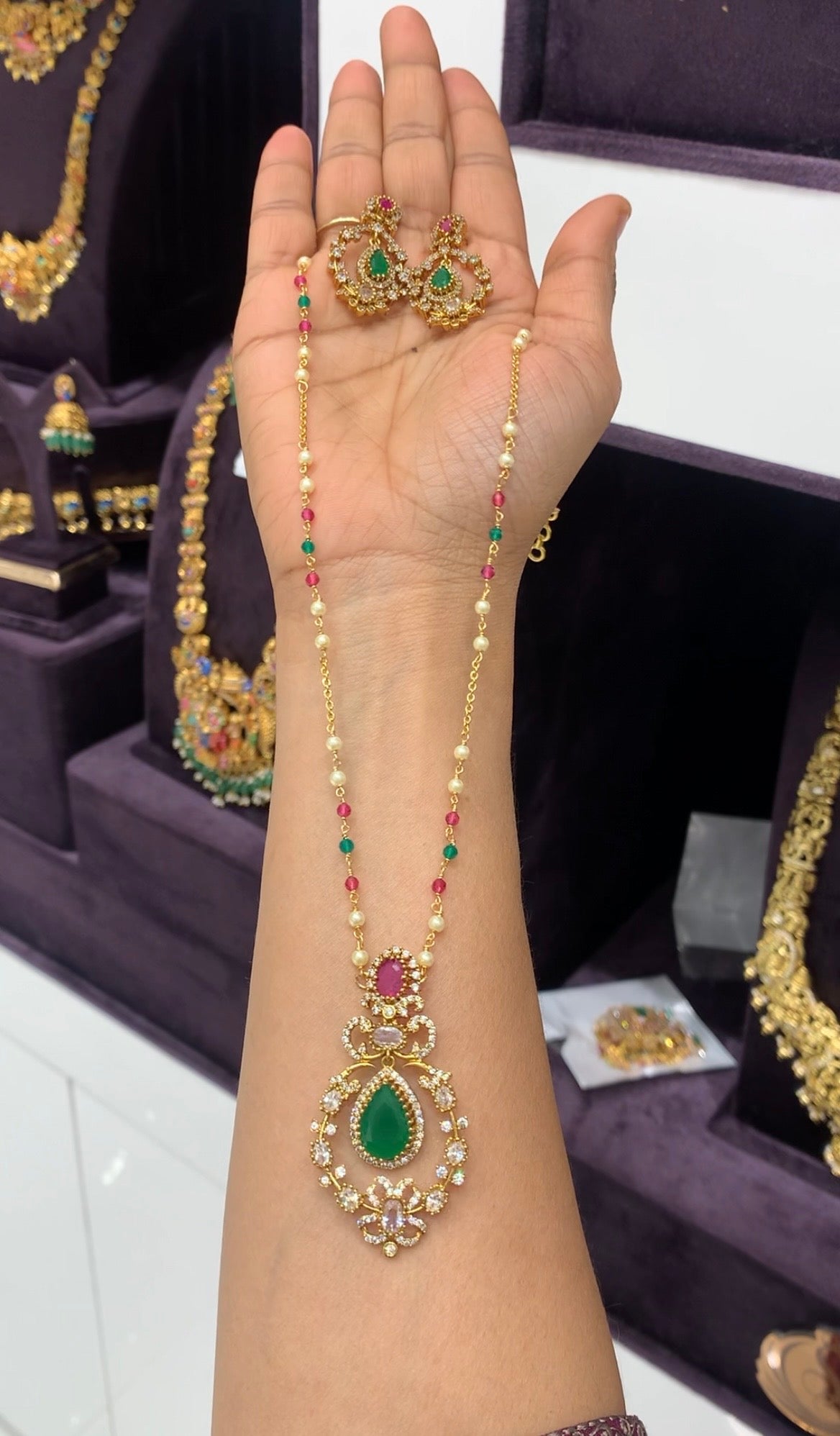 Beautiful multi colour stones pendant set with handmaking Chandraharam,beads chain 18 inchs long