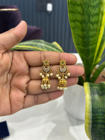 Beautiful pushback jumkis with pearls finishing