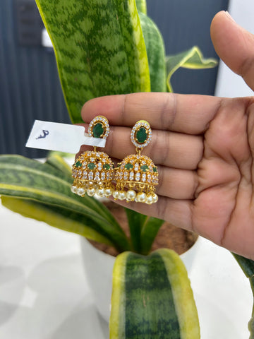 Beautiful green stone jumkis with pushback