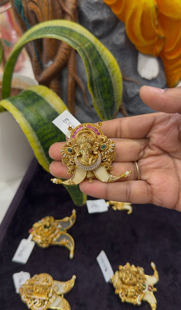 Beautiful ganesh pendant tiger nail with backhook