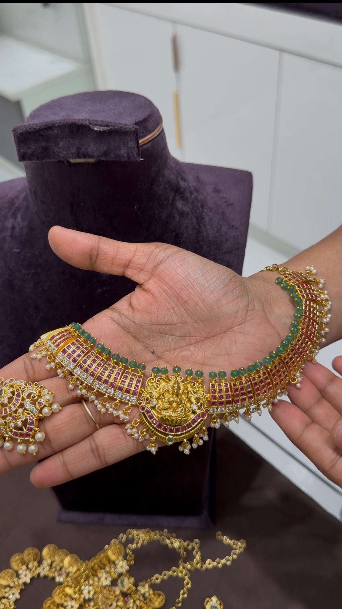 Beautiful pota stone detachable necklace with pushback earrings