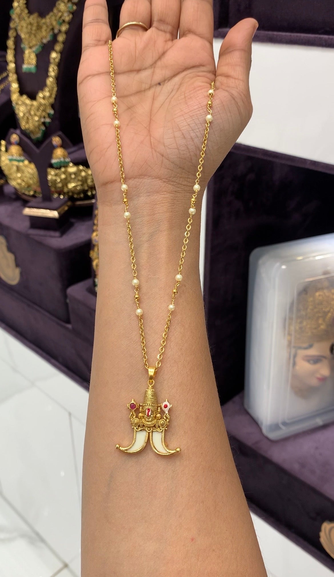 Beautiful Balaji tiger nail pendant handmaking pearls,Chandraharam chain 18 inchs long