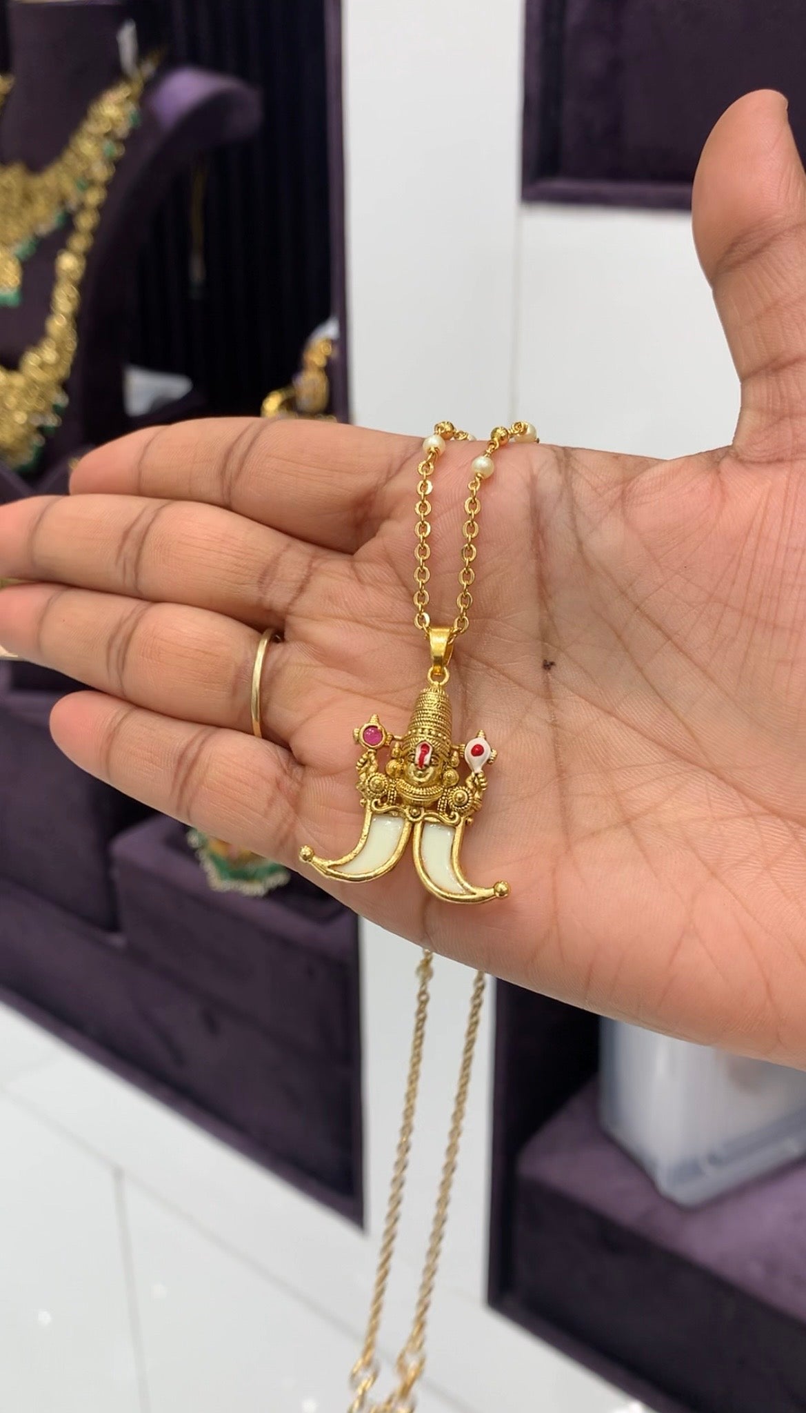Beautiful Balaji tiger nail pendant handmaking pearls,Chandraharam chain 18 inchs long