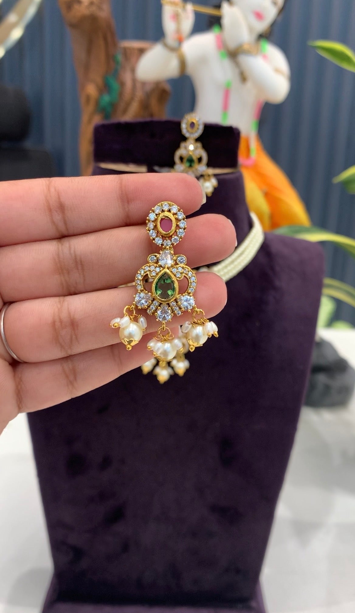 Beautiful CZ stones pendant set with handmaking pearls chocker