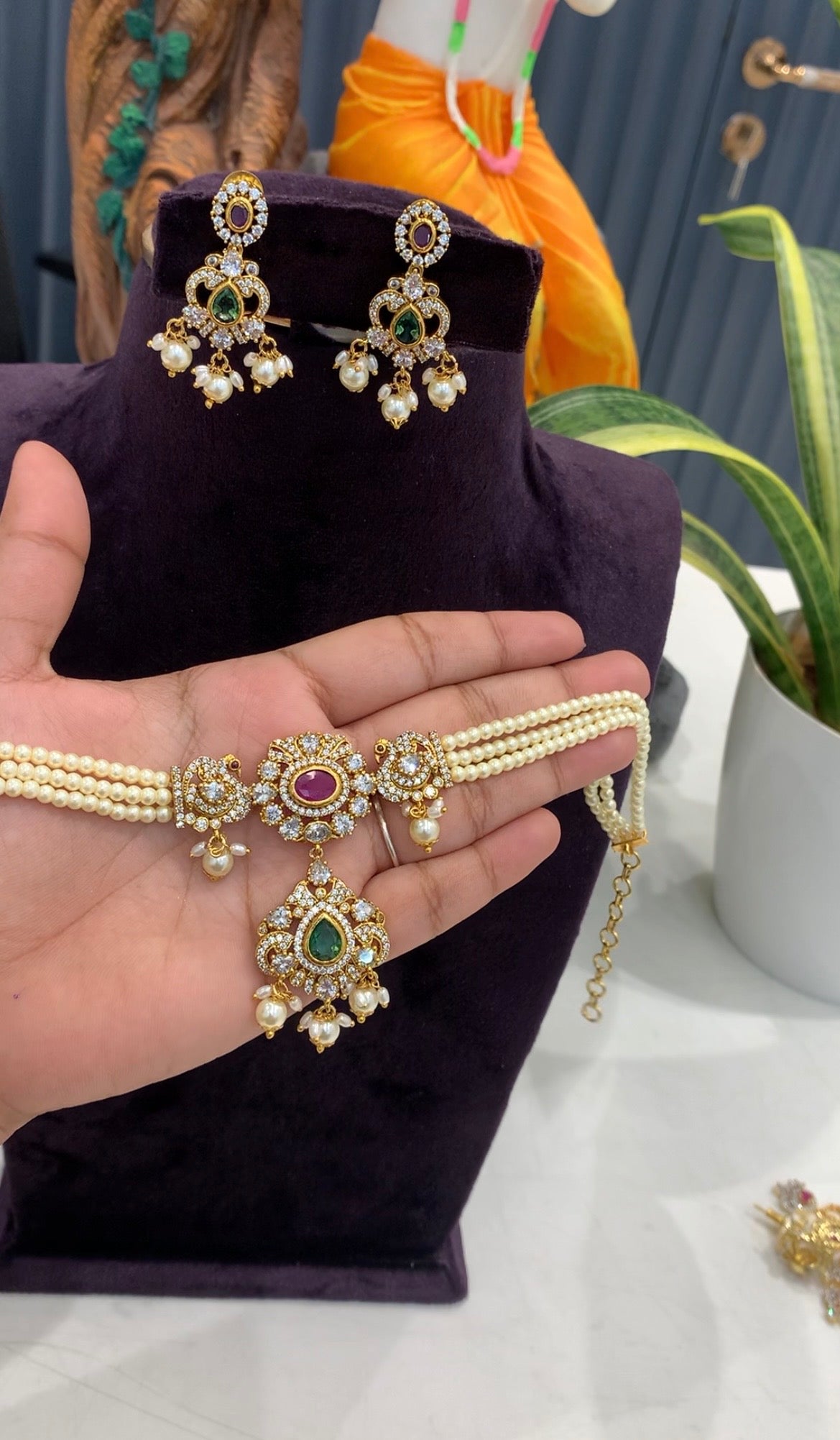 Beautiful CZ stones pendant set with handmaking pearls chocker