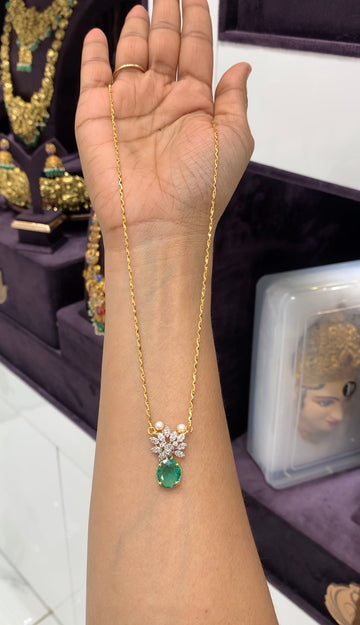 Beautiful green color pendant with simple chain 18 inchs long