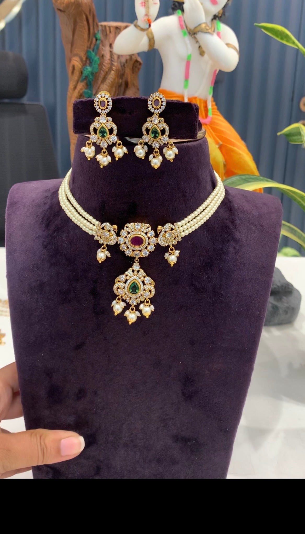 Beautiful CZ stones pendant set with handmaking pearls chocker