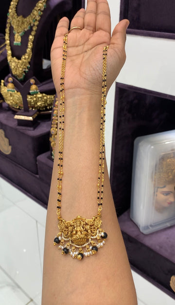 Beautiful Lakshmi devi pendant with handmaking Chandraharam & blackbeads chain 24 inchs long