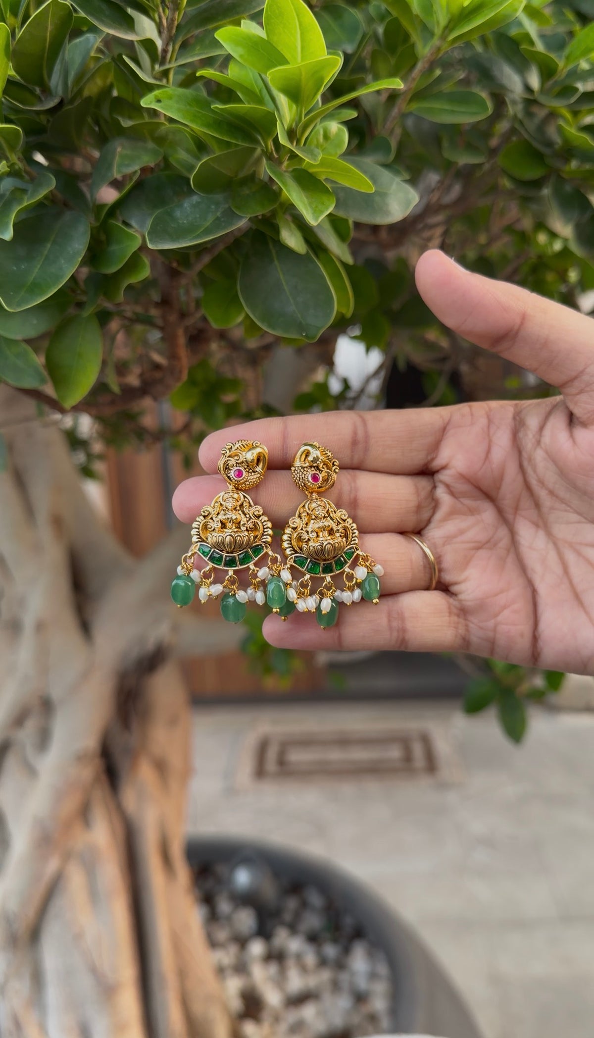 Beautiful Jadav stone Lakshmi devi idol haram with pushback earrings
