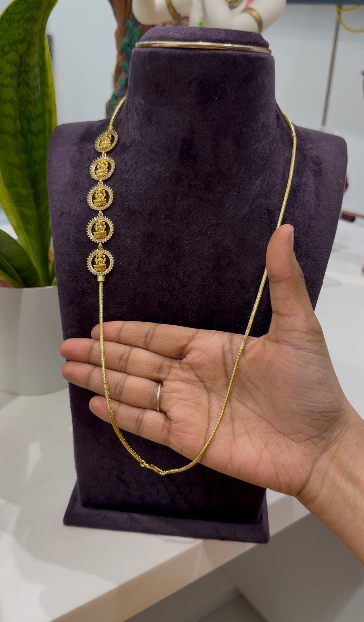Beautiful Lakshmi devi side pendant thali chain 24 inchs long