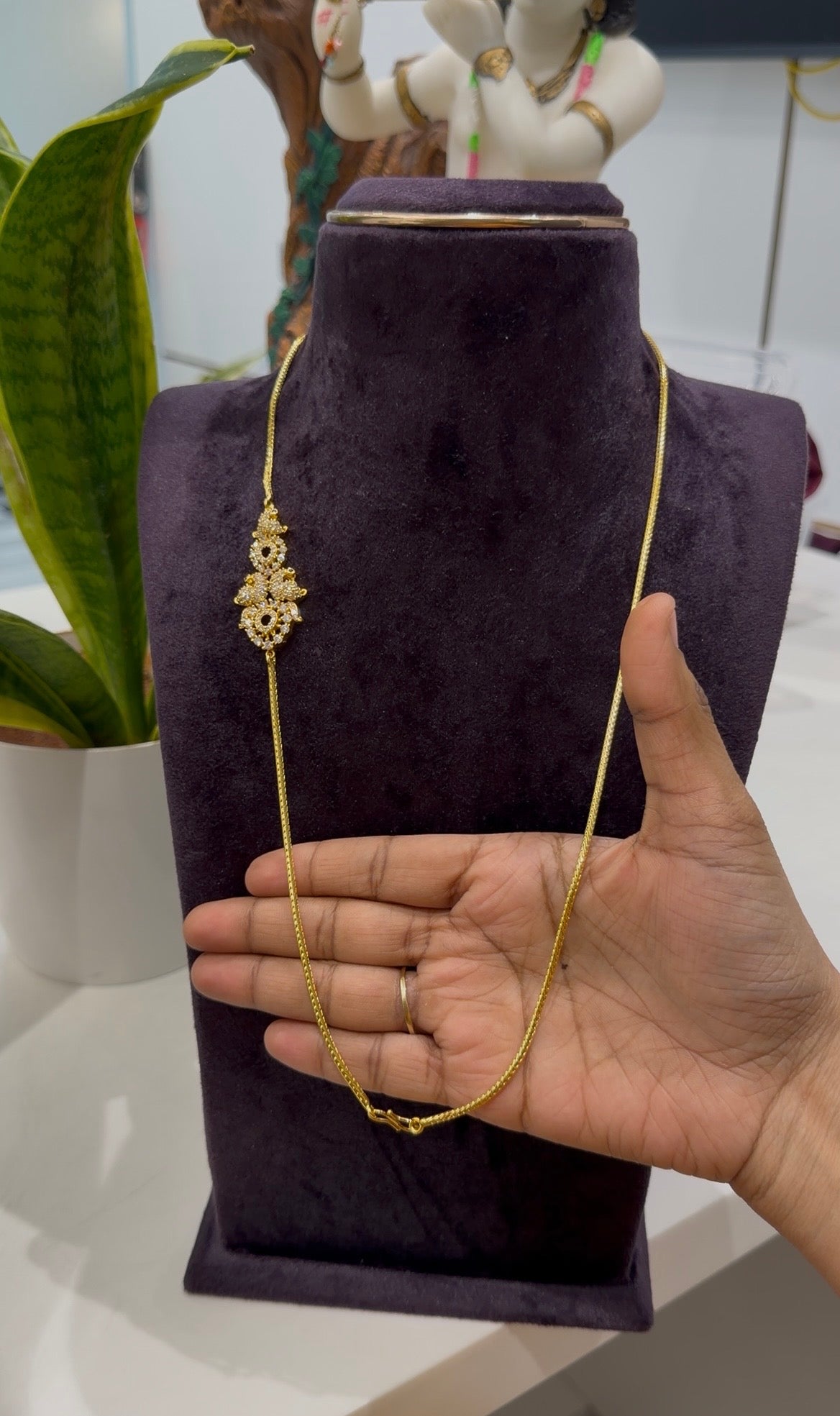 Beautiful side pendant thali chain 24 inchs long