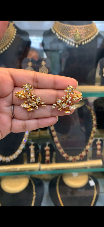 Beautiful ear-cuffs with pushback
