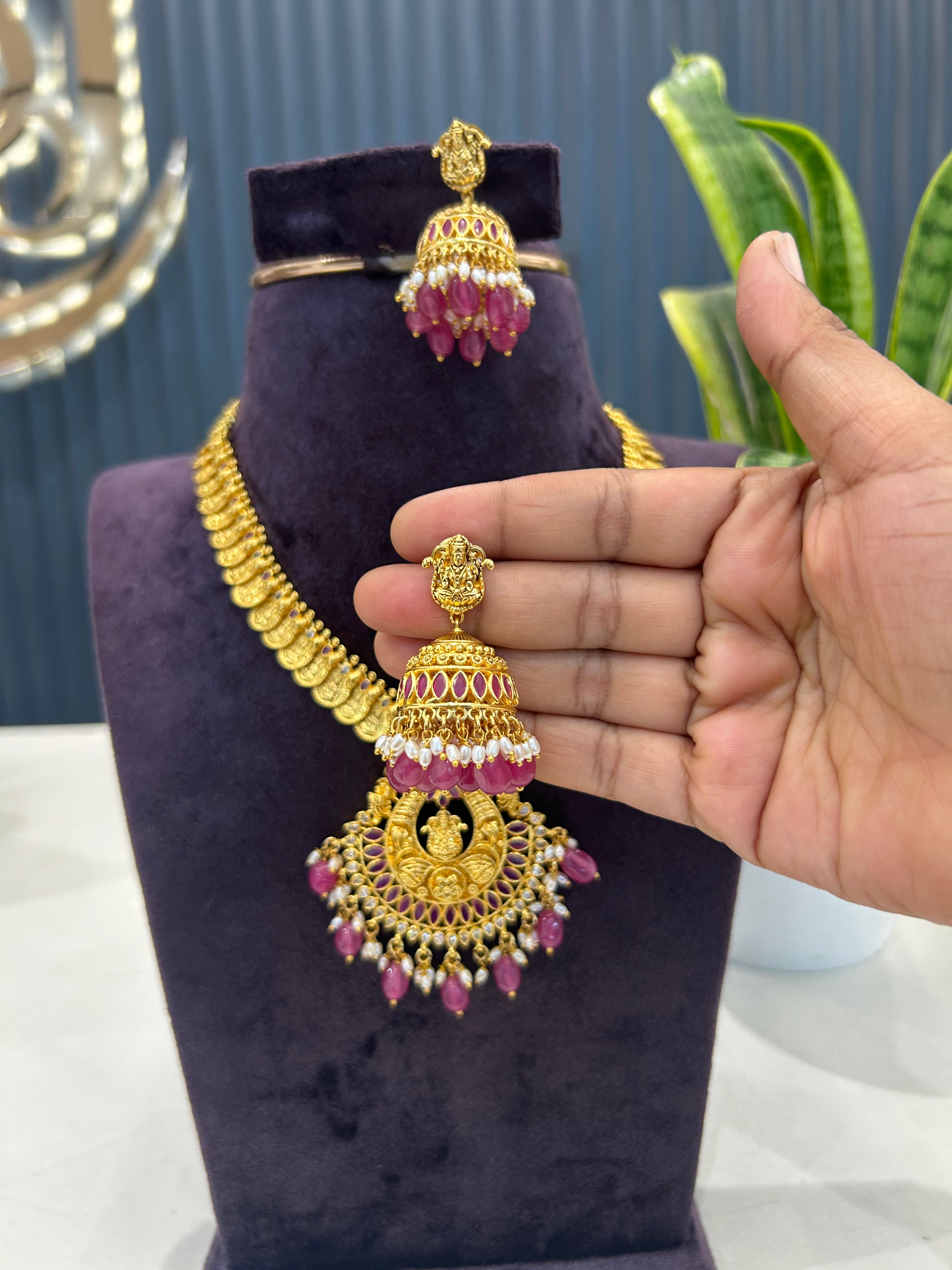 Beautiful pota stone kasula necklace with pushback jumkis