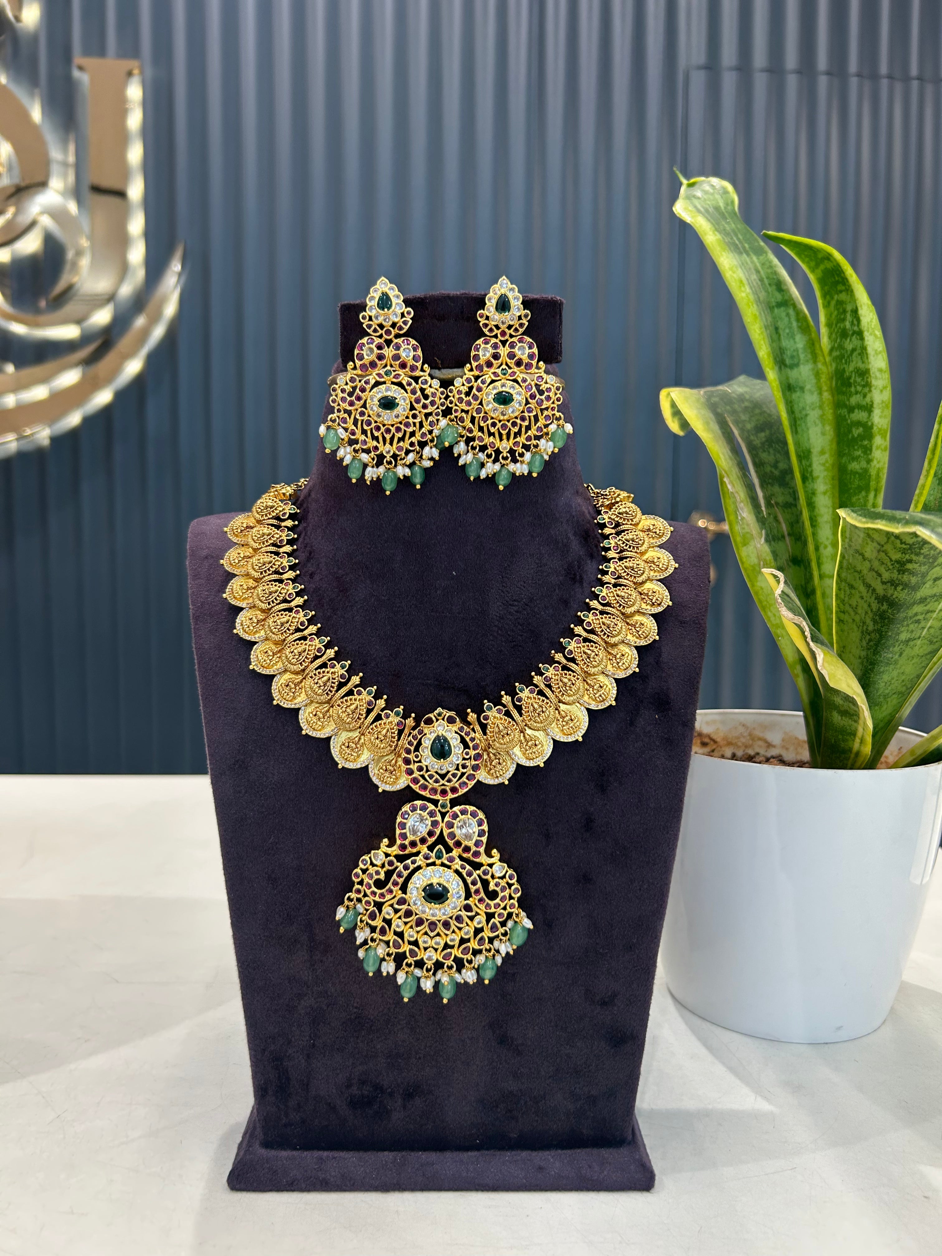 Beautiful pota stone kasula necklace with screwback ear hanging