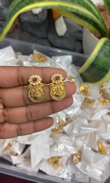 Beautiful kasula model studs with pushback